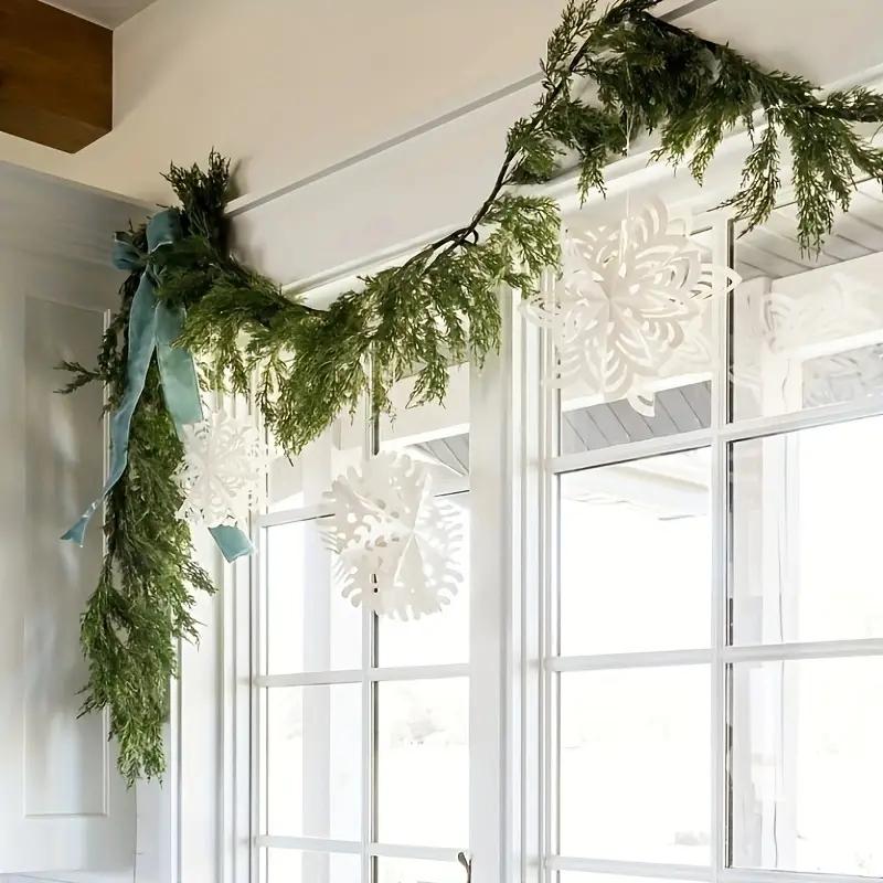 Artificial Cedar Garland — 180cm Lush Greenery for Holiday Decorating