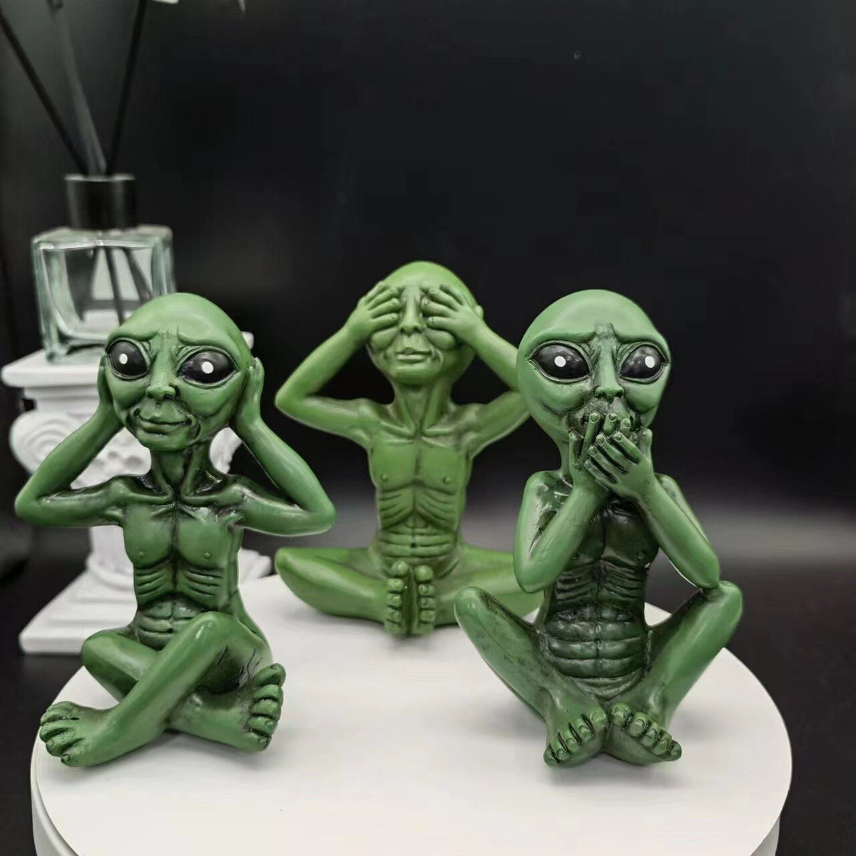 Davy | Resin Alien Figurine for Garden & Outdoor Decor