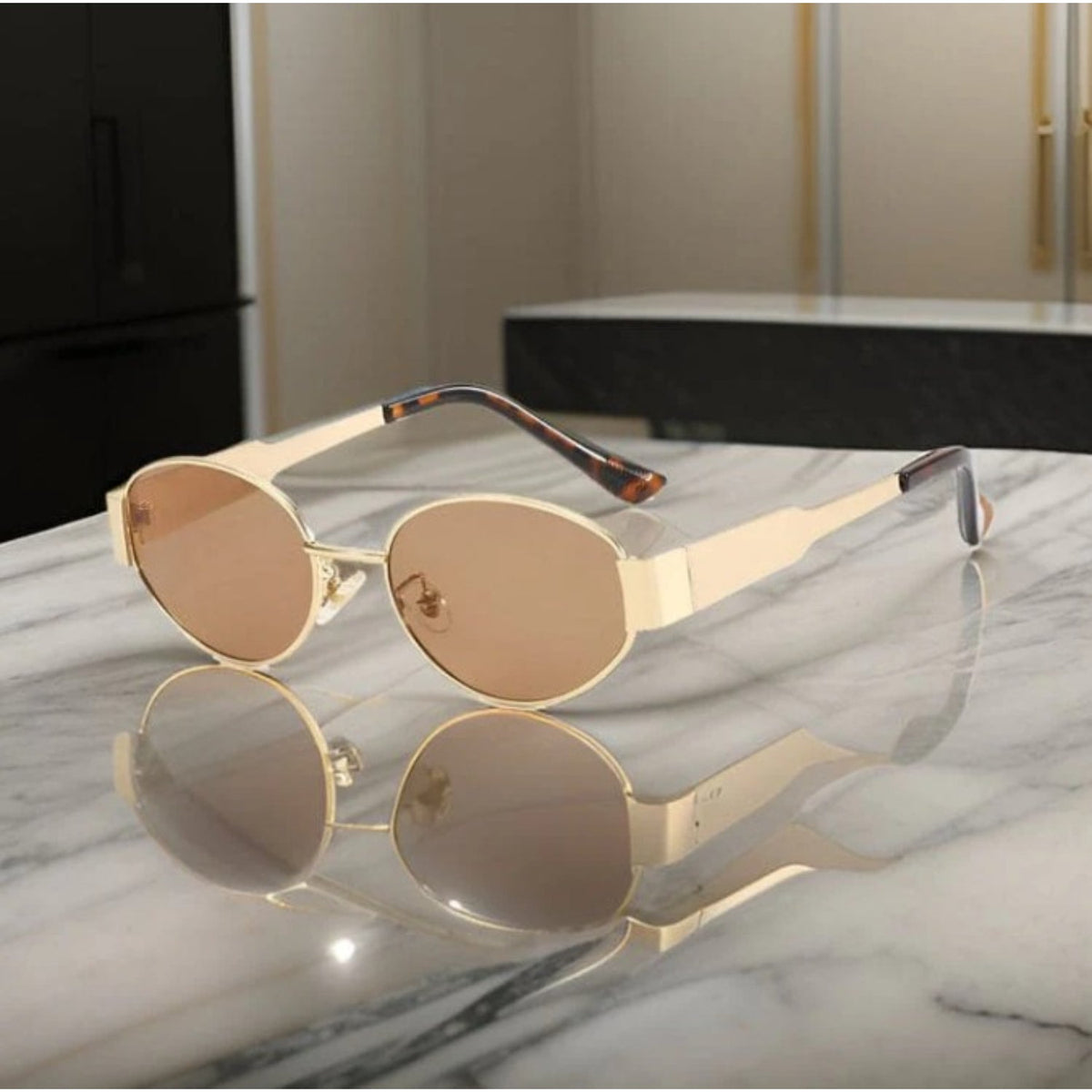 Davy | Women's Oval Sunglasses with Gold Frame