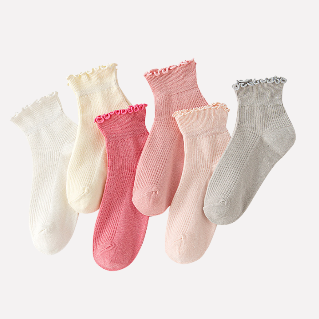 Davy | Women's Ruffle Trim Ankle Socks