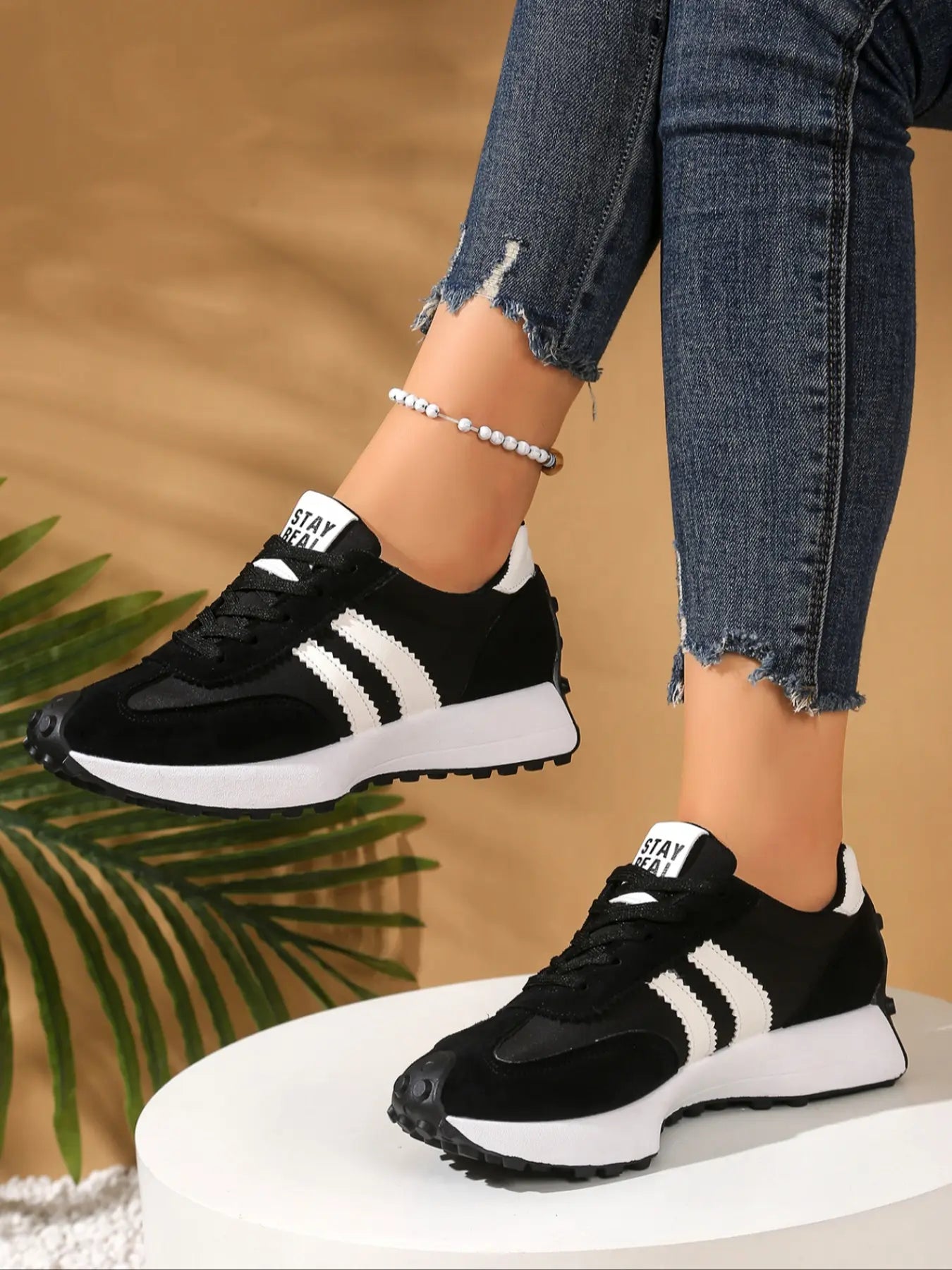 Women's Trainers – Round Toe, Platform, Lace-Up