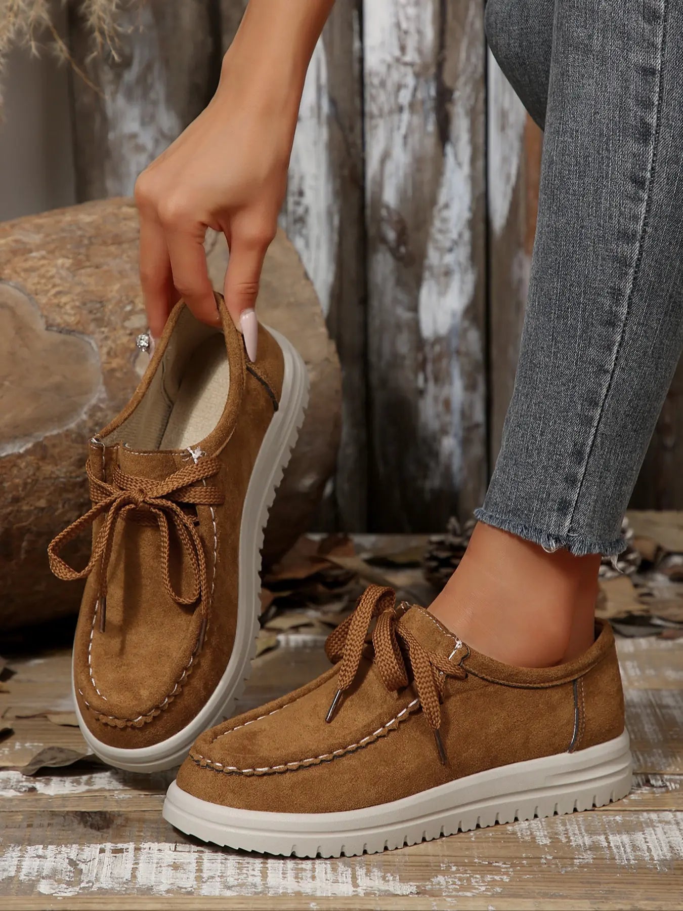 Women's Trainers – Lace-Up