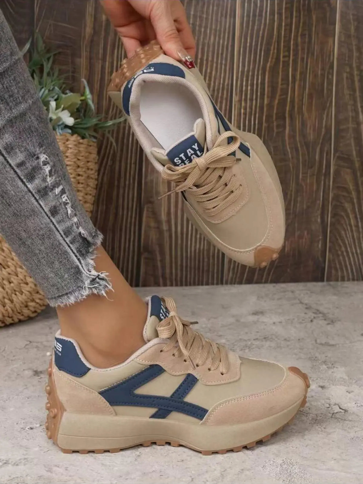 Women's Trainers – Round Toe, Platform, Lace-Up
