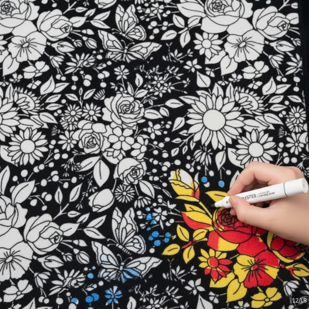 The Coloring Blanket — 150cm Doodle Blanket + 24 Markers