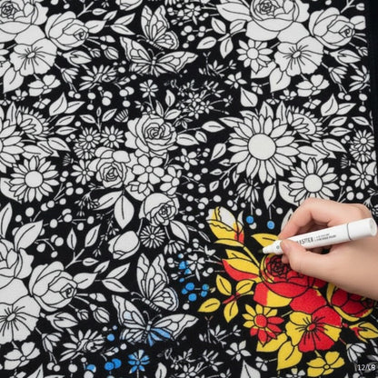 The Coloring Blanket — 150cm Doodle Blanket + 24 Markers