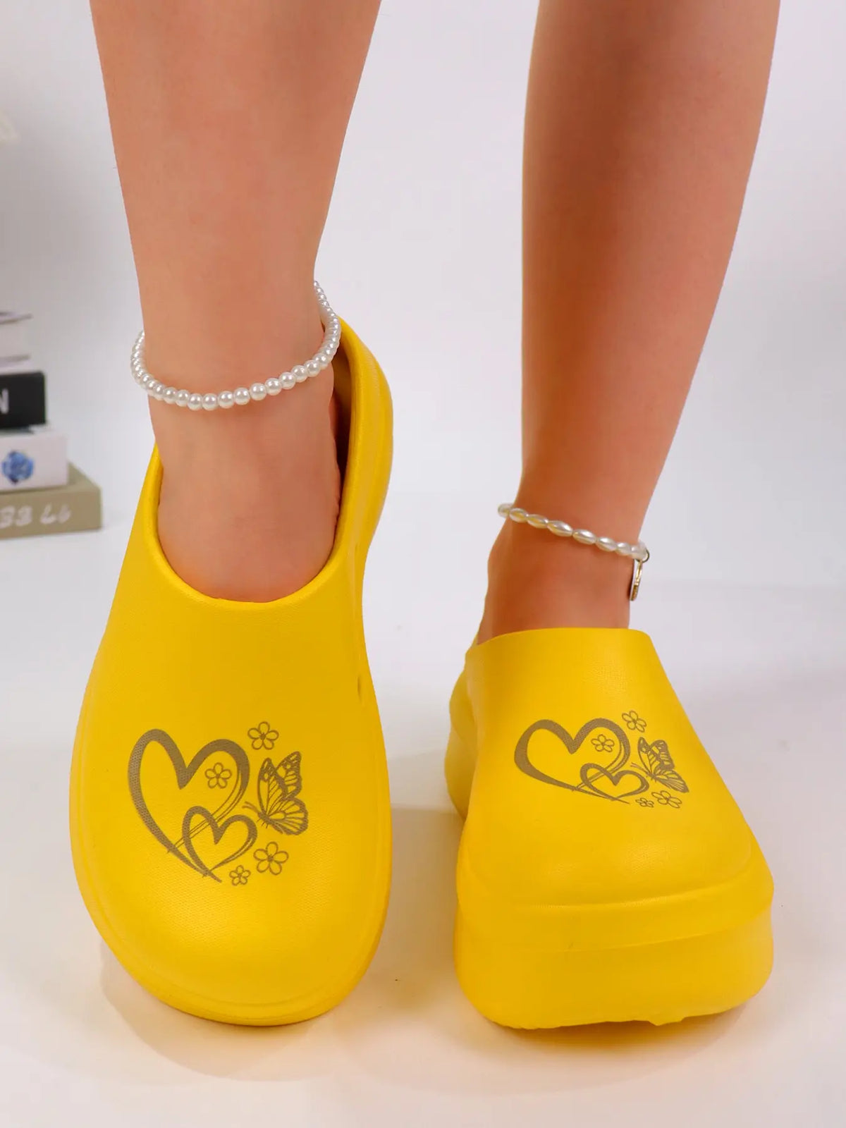 Women's Butterfly Print Heart Design Slippers – Round Toe, Lightweight