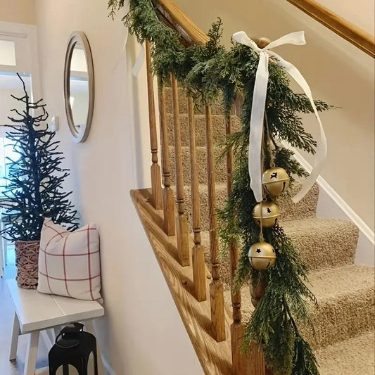 Artificial Cedar Garland — 180cm Lush Greenery for Holiday Decorating