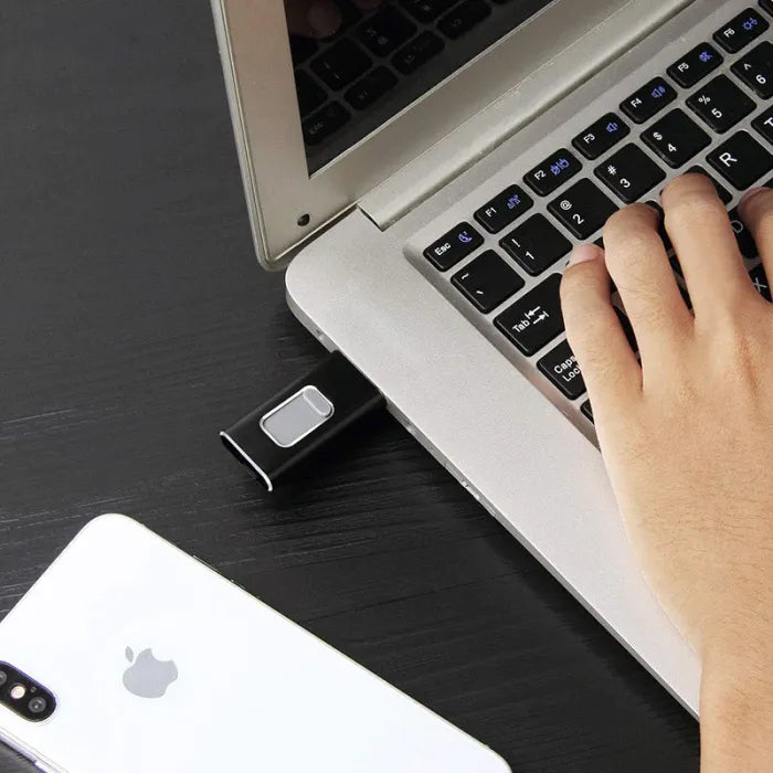Multi-Connect 4-in-1 USB Drive