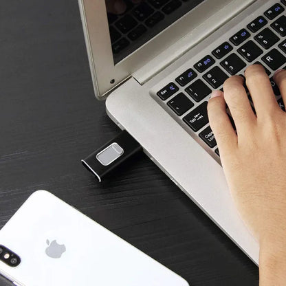 Multi-Connect 4-in-1 USB Drive