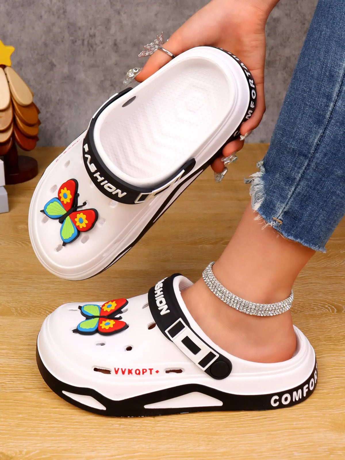Unisex Slippers – Cut-Out, Chunky Sole