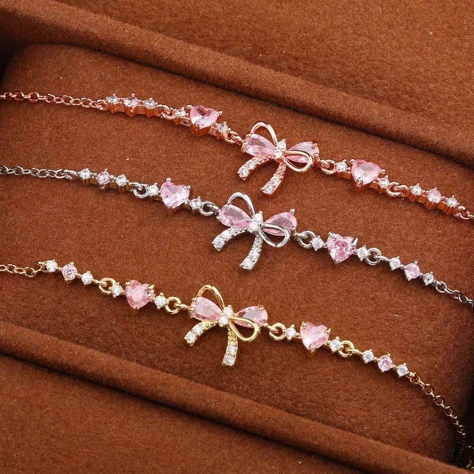 Crystal Bow Bracelet – Elegant Wrist Jewelry with a Romantic Touch