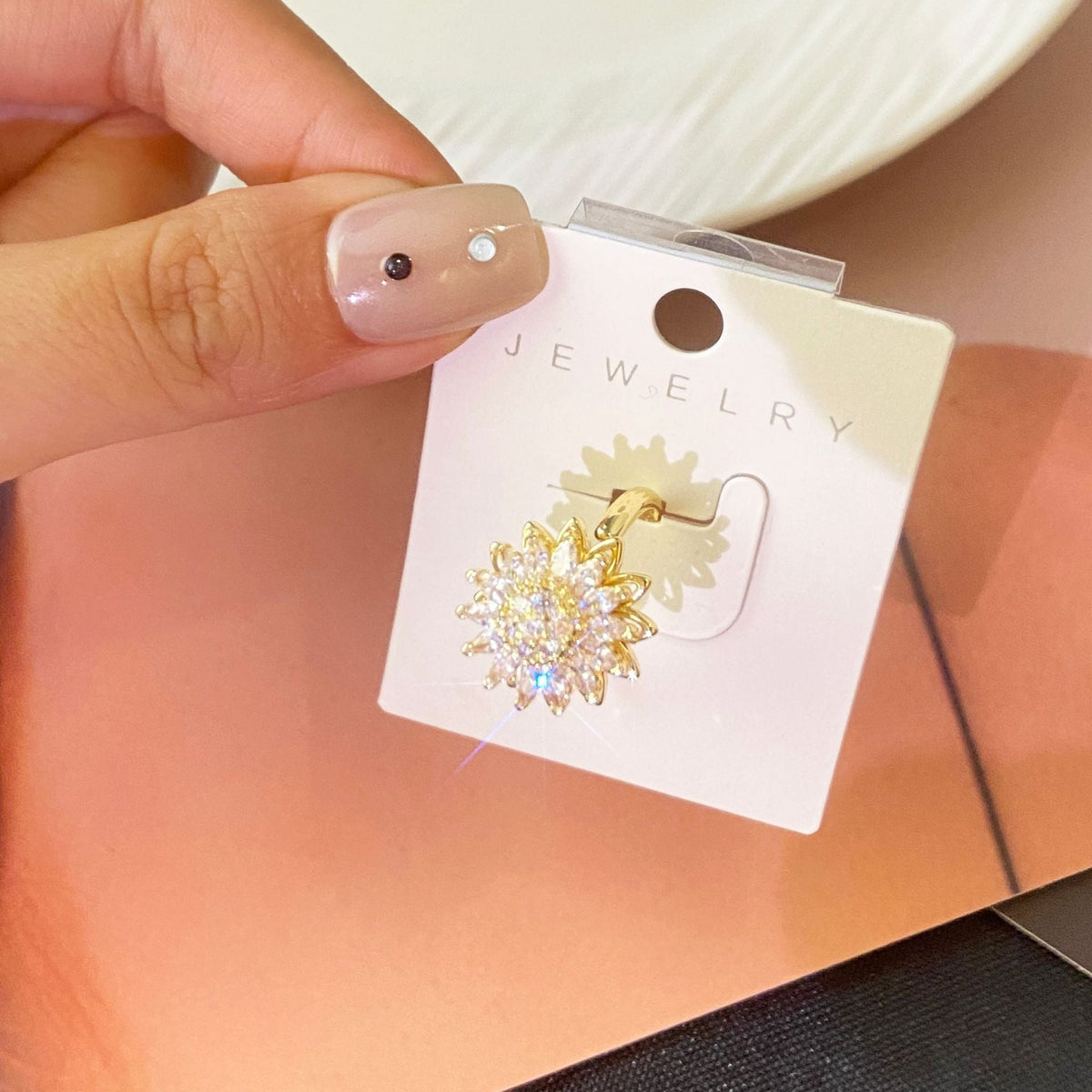Chic Sunflower Bracelet – Adjustable, Sparkling & Perfect for Any Occasion