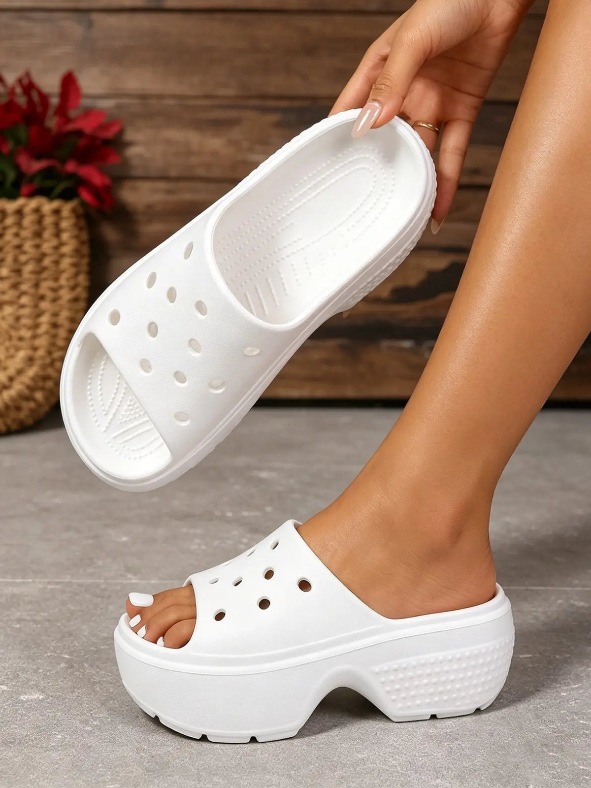 Women's Flip Flops – Open Toe, Cut-Out, Chunky Sole
