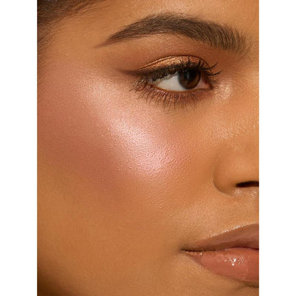 Glow Draped Highlight & Blush Palette – Four Dreamy Shades for a Fresh, Radiant Glow