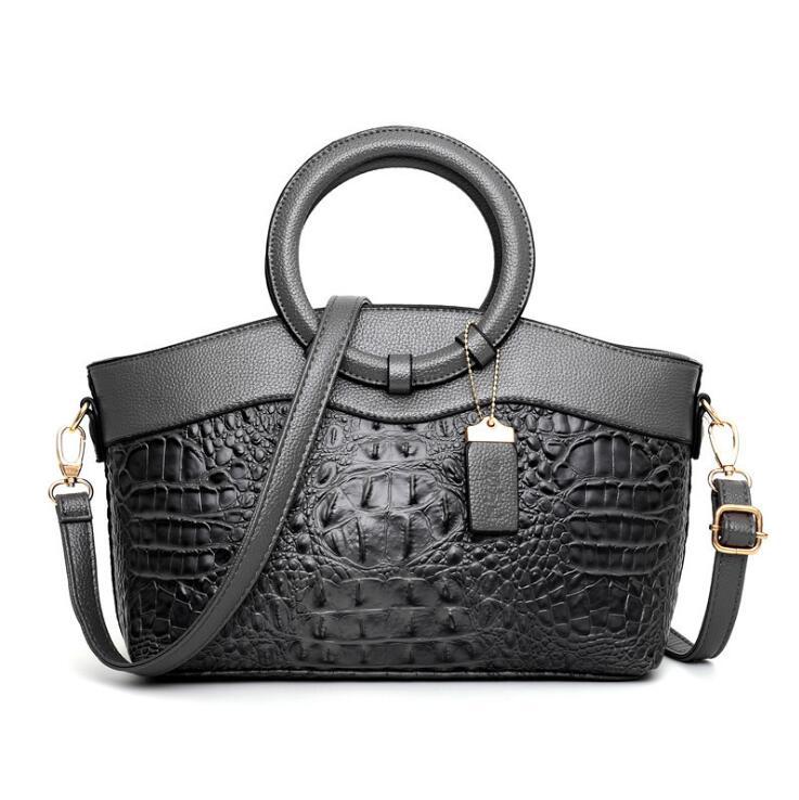 Embossed Vintage Leather Bag – Timeless Vintage Elegance
