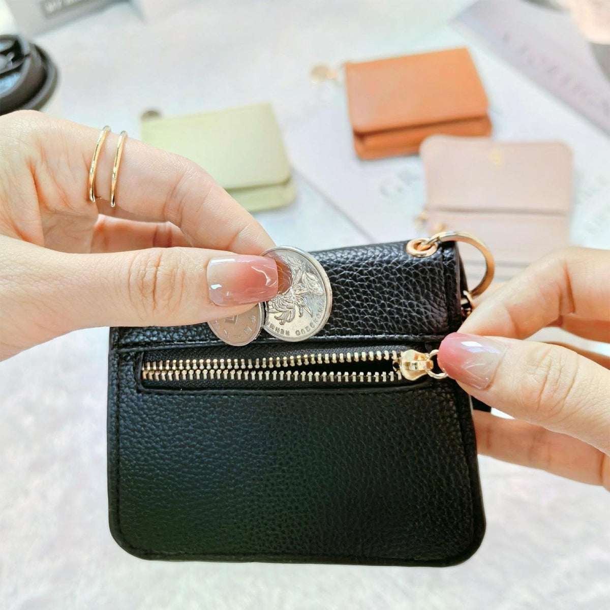 Compact RFID Wallet for Women – Fashionable Card Organizer & Coin Purse