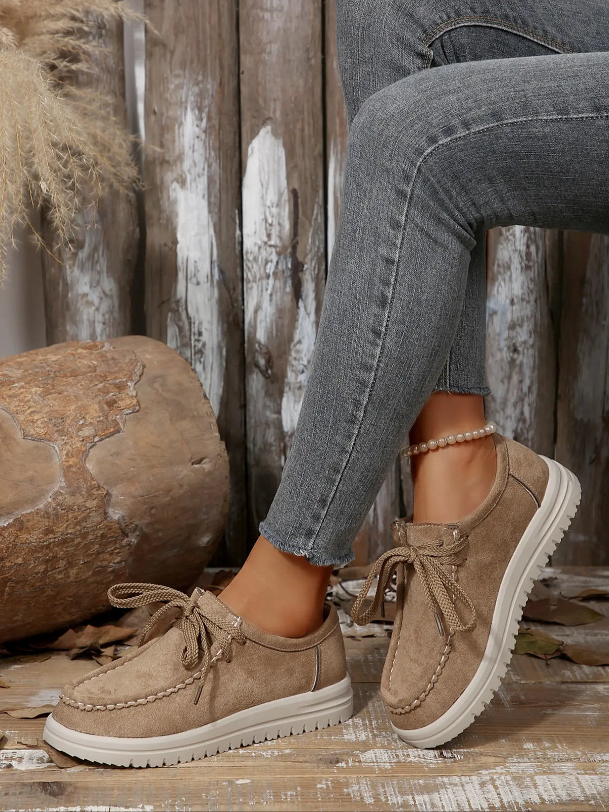 Women's Trainers – Lace-Up