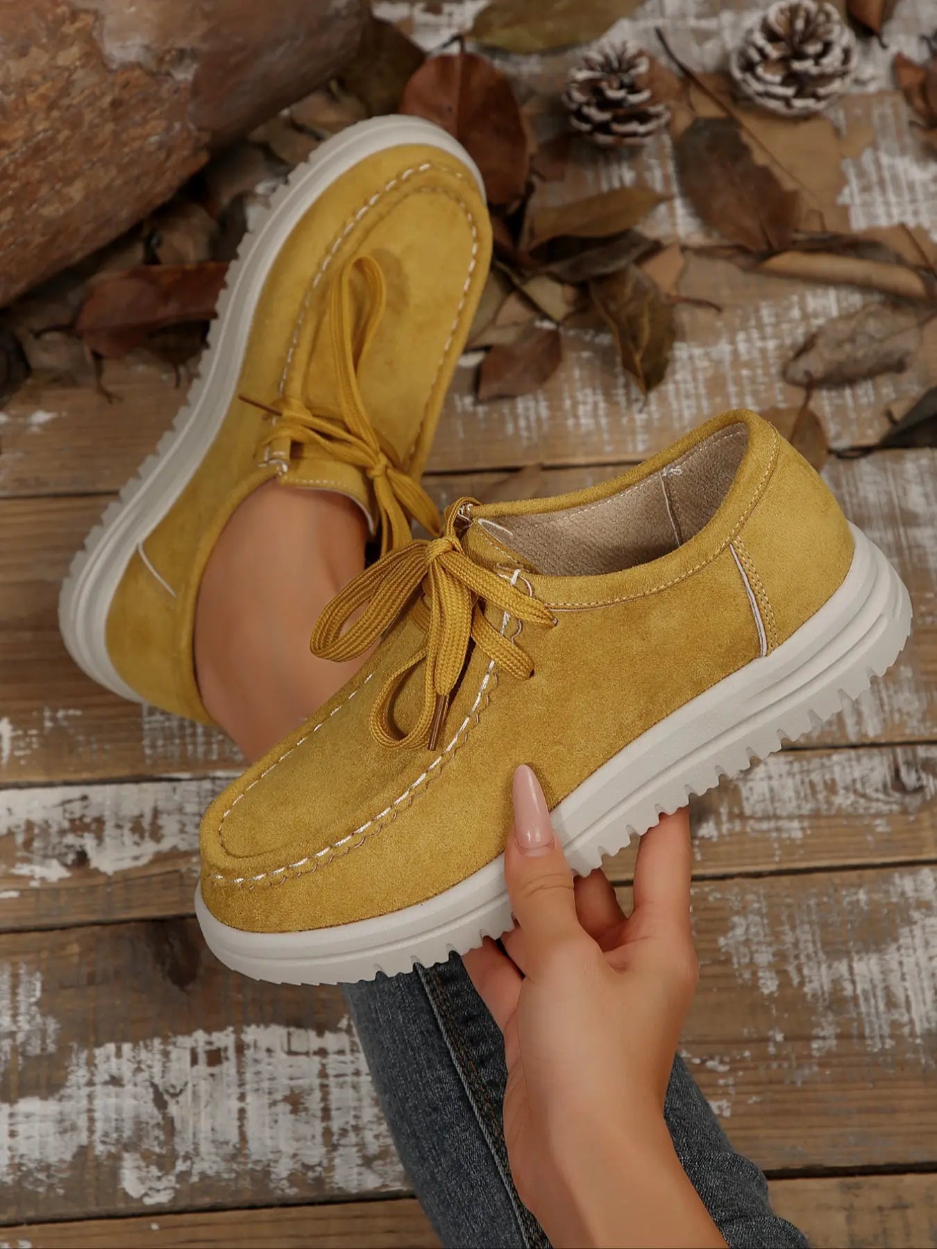 Women's Trainers – Lace-Up