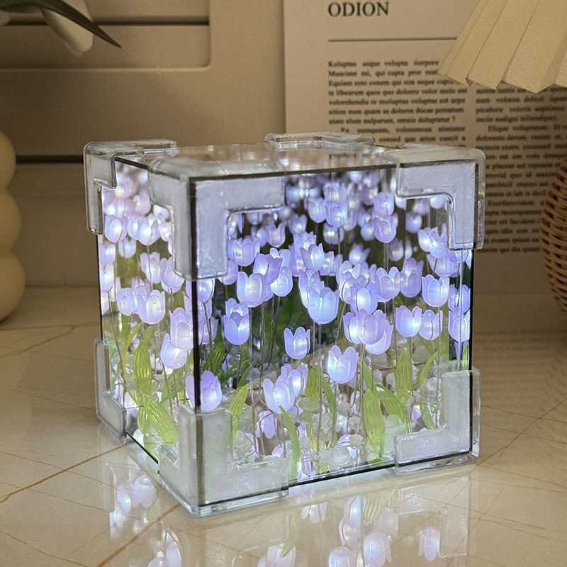 Tulip Cube Night Light