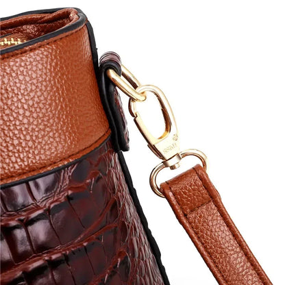 Embossed Vintage Leather Bag – Timeless Vintage Elegance