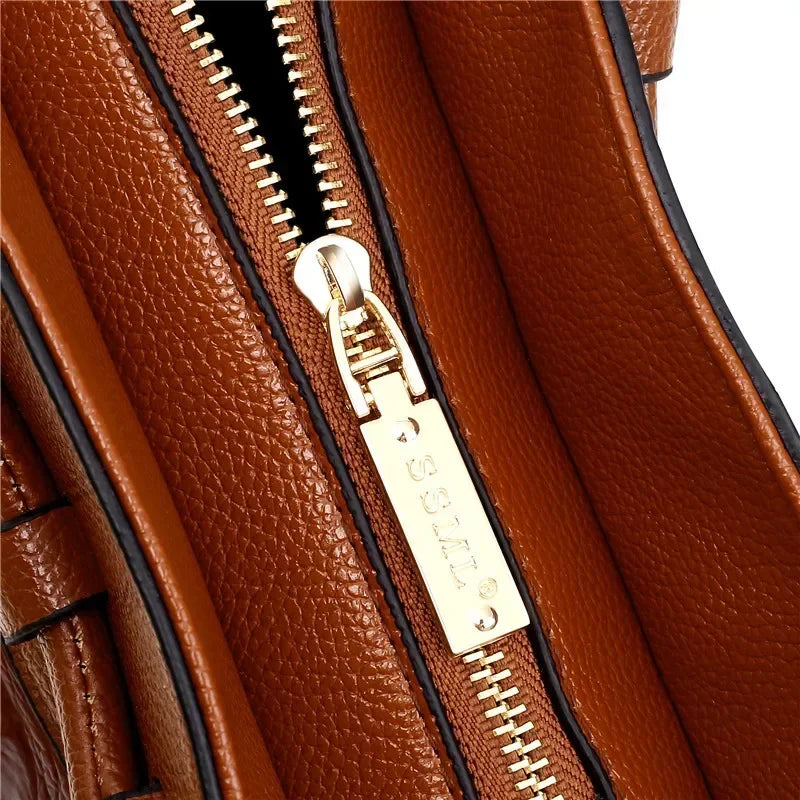 Embossed Vintage Leather Bag – Timeless Vintage Elegance