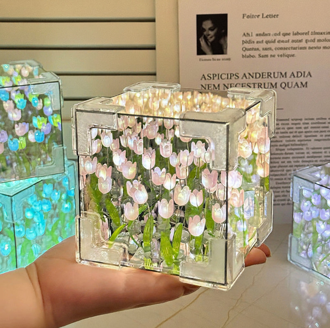 Tulip Cube Night Light