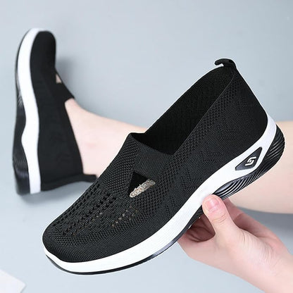 Lightweight women's shoes with enhanced comfort