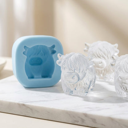 Mini Highland Cow/Rabbit Ice Cube Mold – Cute 3D Ice for Drinks, Parties & Gifts