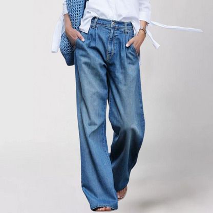 Relaxed Fit Wide-Leg Jeans