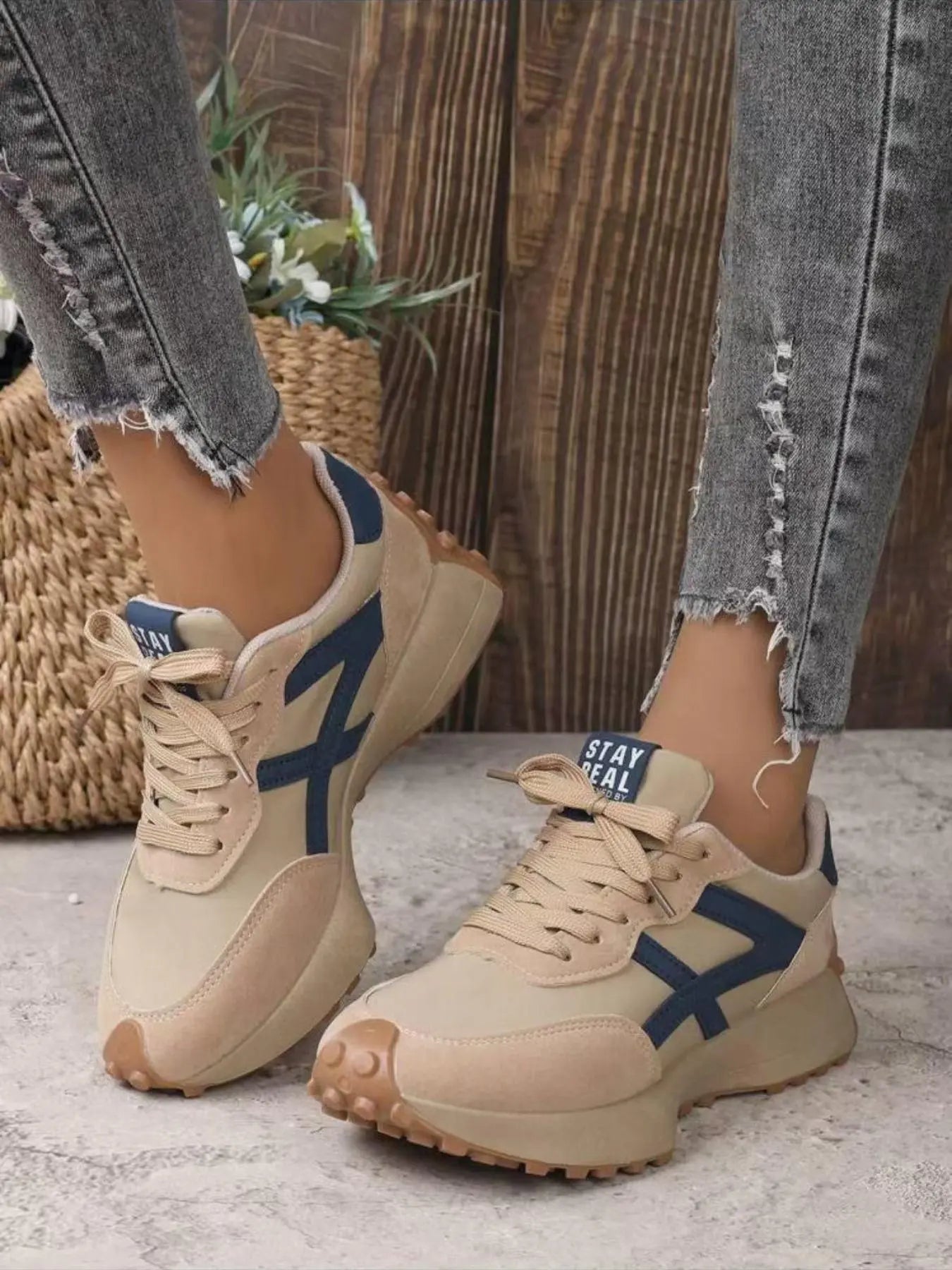 Women's Trainers – Round Toe, Platform, Lace-Up