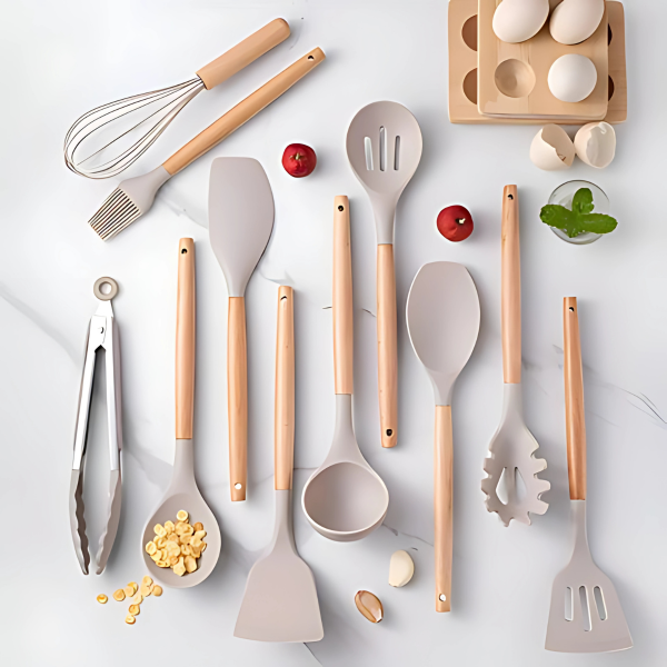 Davy | 12-Piece Silicone Kitchen Tool Set with Wooden Handles