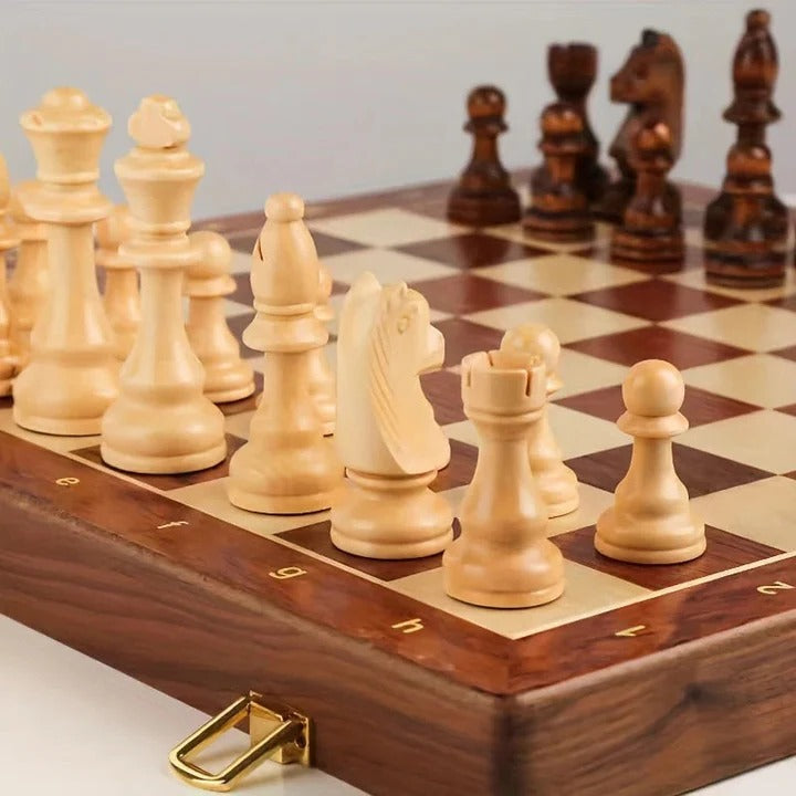 Davy | Chess Set in Premium Wood | Foldable with Magnetic Lock