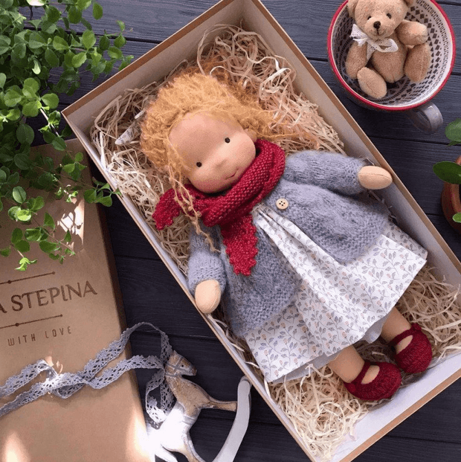 Davy | Handmade Waldorf Doll "Poppi" | 35cm | Organic Cotton & Hypoallergenic Textiles | Educational Toy | Sensory Stimulation