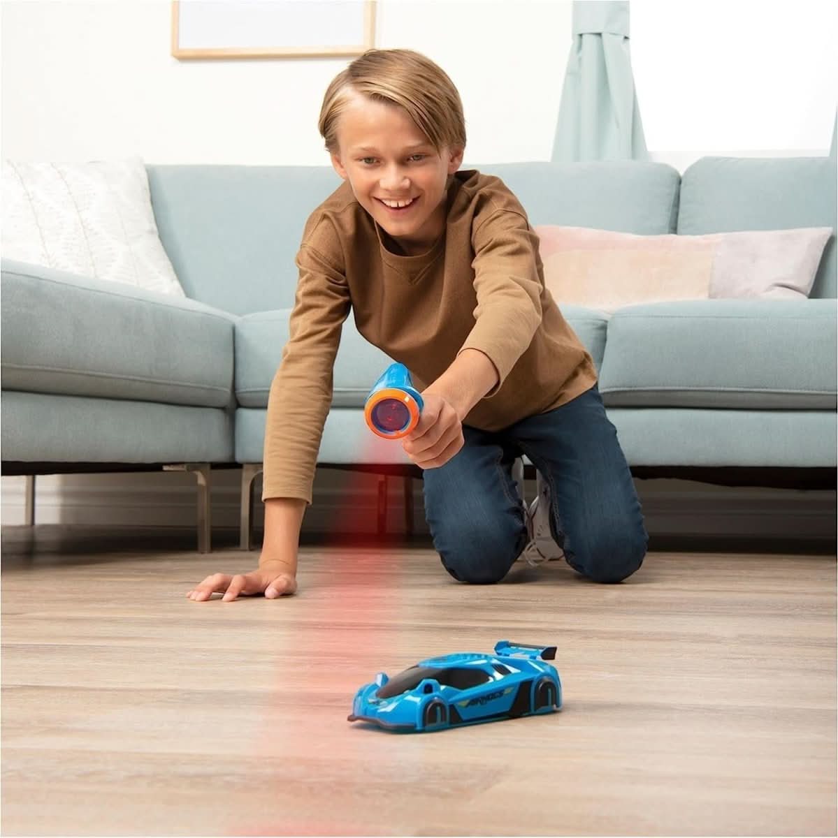Davy | Laser-controlled Wall Climbing RC Car for Kids