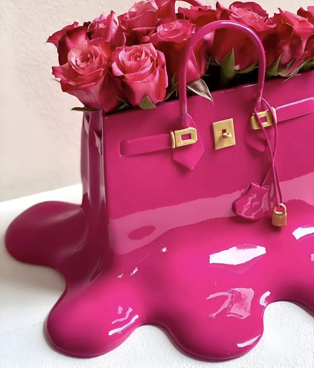 Davy | LuxuPurse Vases - Stylish Flower Bag Vase made of Resin