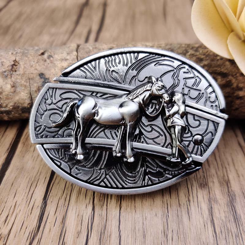 Davy | Oval Bull Skull Belt Buckle with Hidden Tool