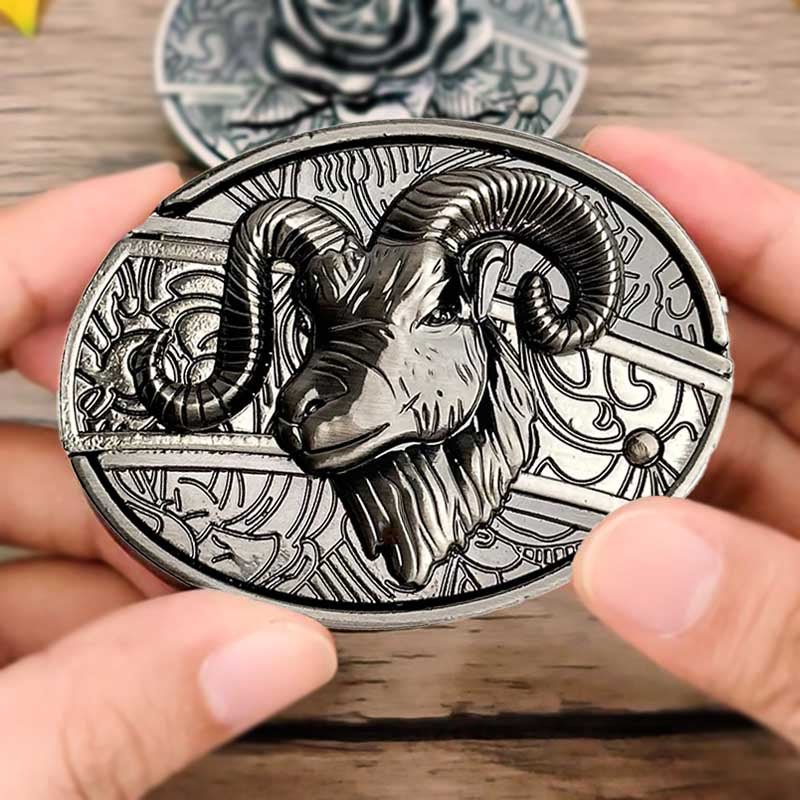 Davy | Oval Bull Skull Belt Buckle with Hidden Tool