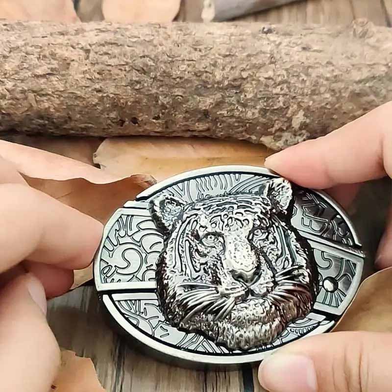 Davy | Oval Bull Skull Belt Buckle with Hidden Tool