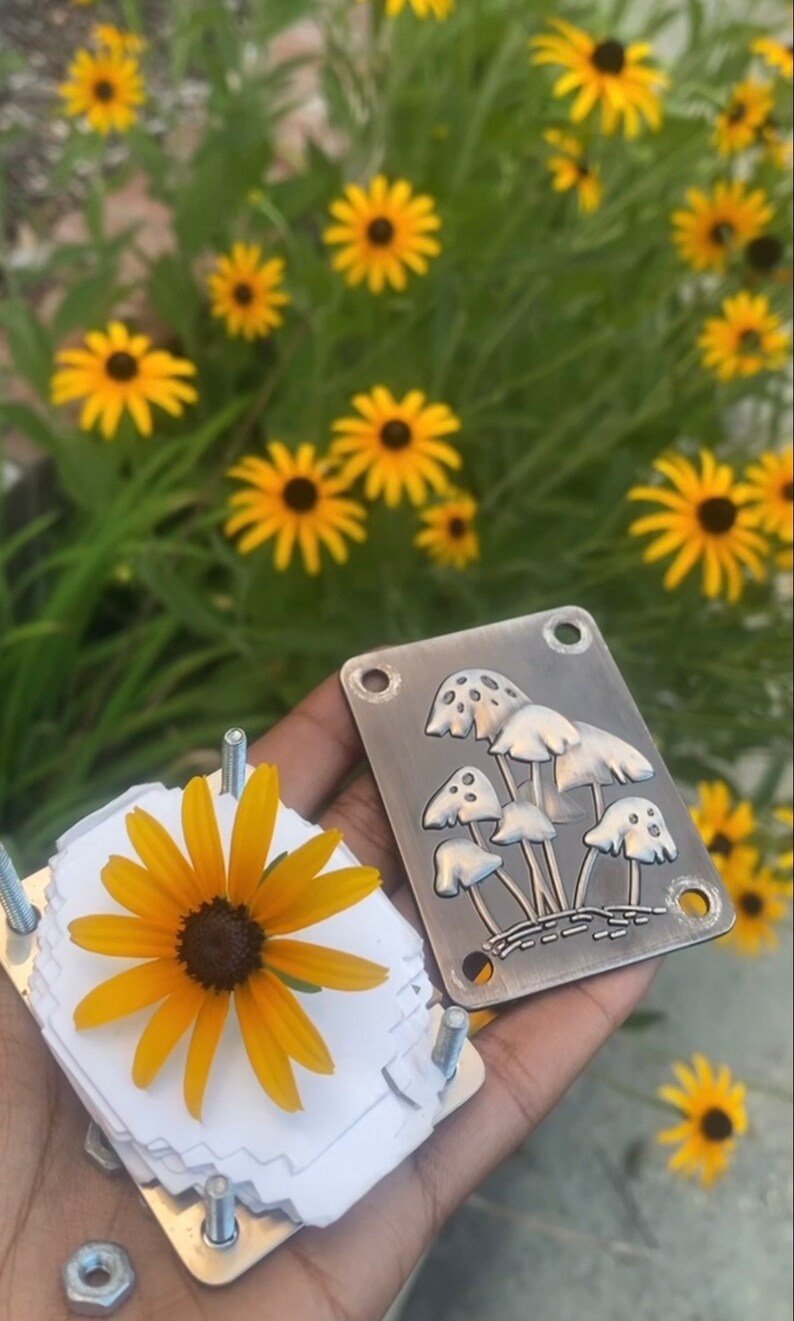 Davy | Mini Flower Press | Compact Botanical Keepsake Maker | Portable Craft Tool