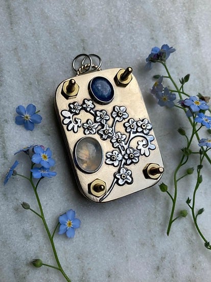 Davy | Mini Flower Press | Compact Botanical Keepsake Maker | Portable Craft Tool