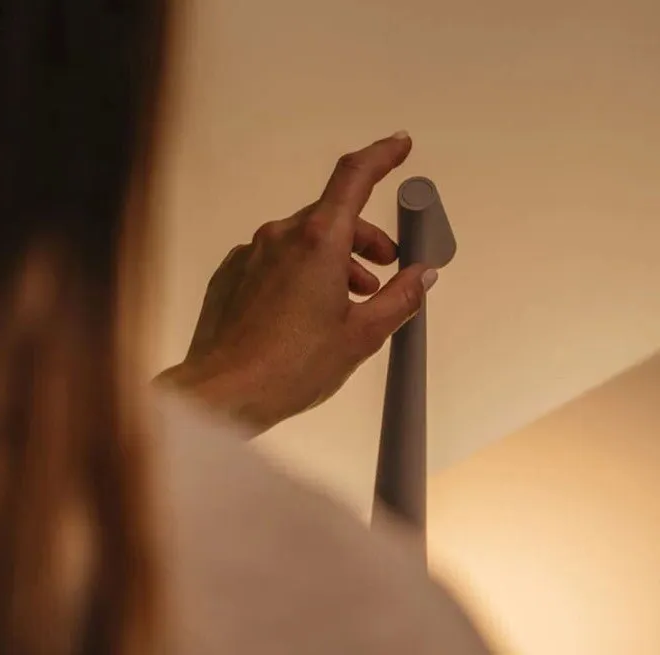 Davy | Nordic Minimalist Design Mood Light | Wireless | LED | Reading Lamp | Dining Lamp