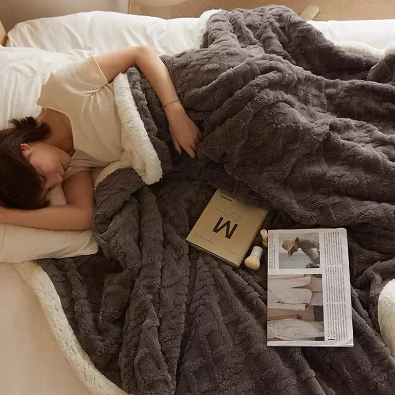 Davy | Textured Plush Throw for Warm Comfort