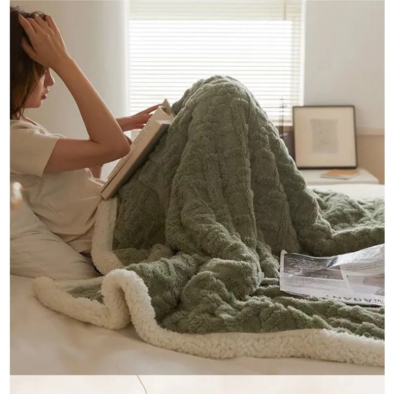 Davy | Textured Plush Throw for Warm Comfort