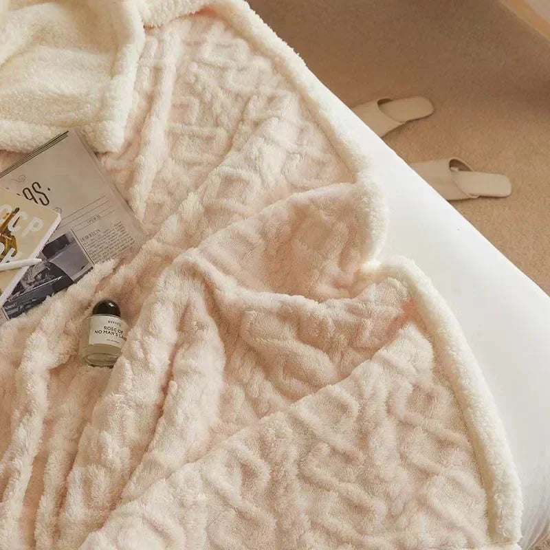 Davy | Textured Plush Throw for Warm Comfort