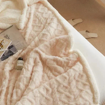 Davy | Textured Plush Throw for Warm Comfort