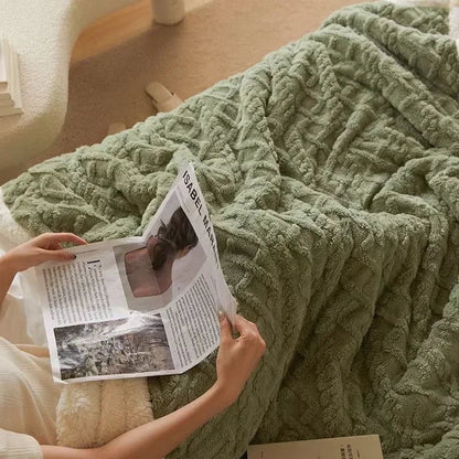 Davy | Textured Plush Throw for Warm Comfort