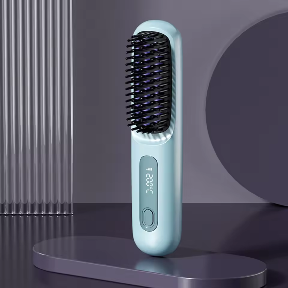 Davy | Travel Hair Straightening Brush | Sleek Hair On-the-Go
