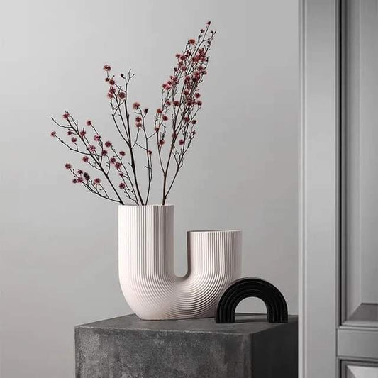 Davy | Curved Ceramic Vase - Modern U-Shape Design