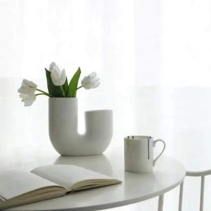 Davy | Curved Ceramic Vase - Modern U-Shape Design