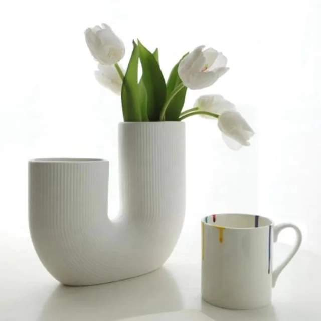 Davy | Curved Ceramic Vase - Modern U-Shape Design